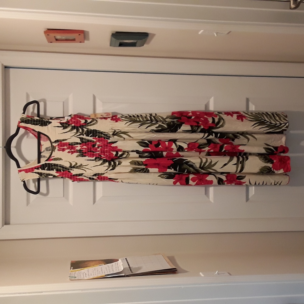 HAWAIIAN DRESS